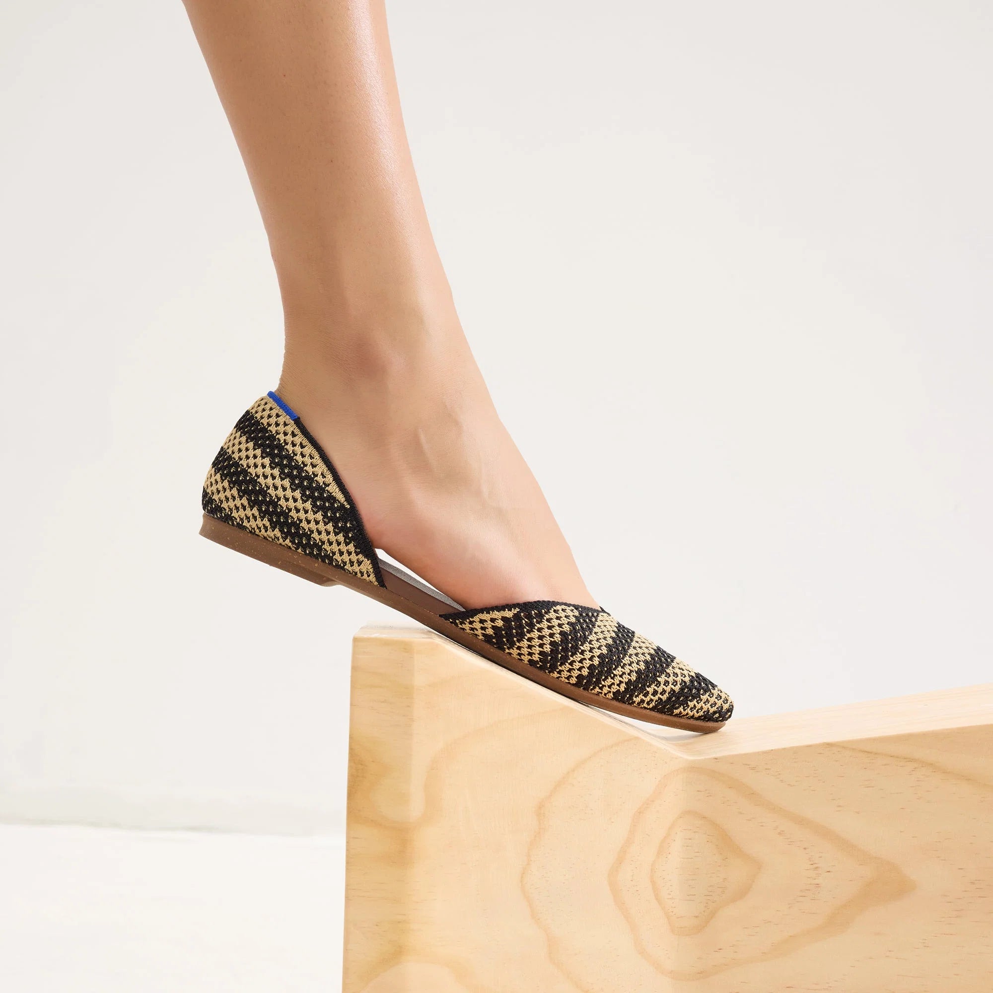 The D'Orsay Point - Shortbread Stripe